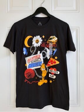 Hot Topic Garfield Always Hungry T-Shirt